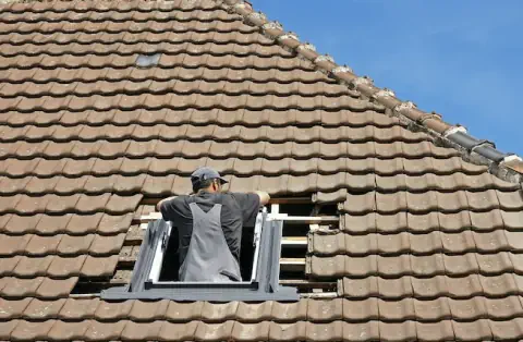 Pose de velux - Saint-Corneille